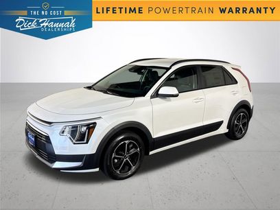 New 2025 Kia Niro LX