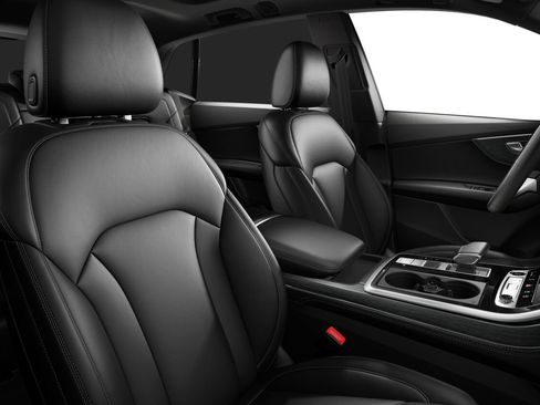Certified 2025 Audi Q8 Prestige AWD/4WD image 5
