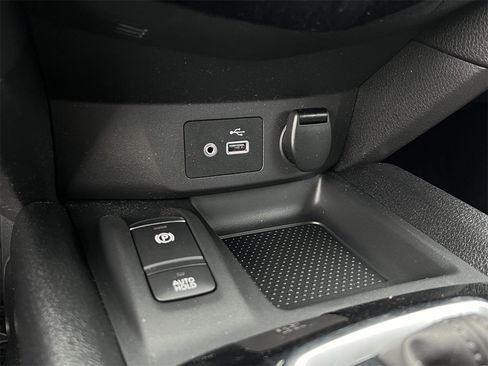 Certified 2022 Nissan Rogue Sport SL image 19