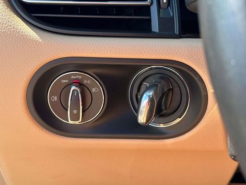 Used 2024 Porsche Macan image 21