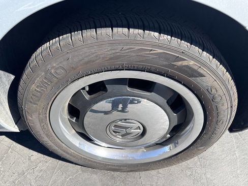 Used 2012 Volkswagen Beetle 2.5 image 25