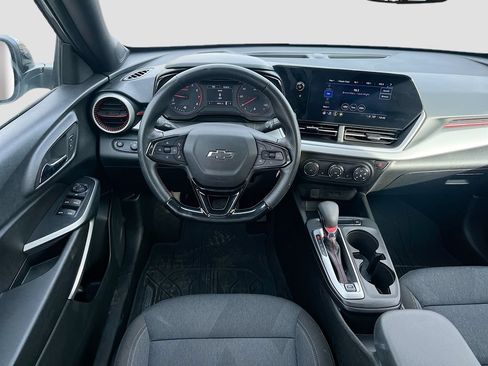 Used 2024 Chevrolet Trax RS FWD image 22