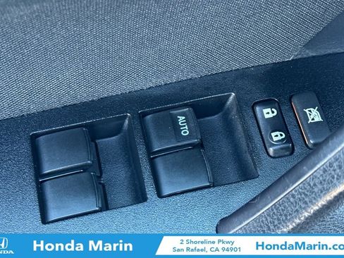 Used 2014 Toyota Corolla LE image 14