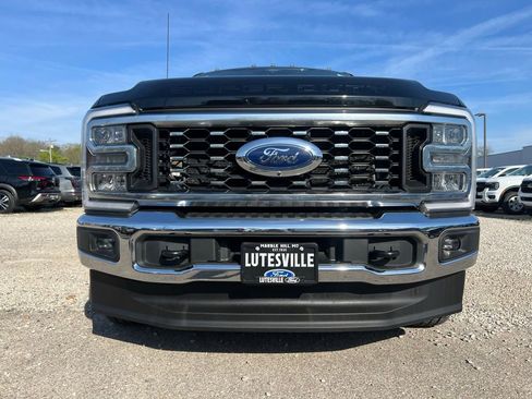 Used 2024 Ford F350 Lariat w/ FX4 Off-Road Package image 3