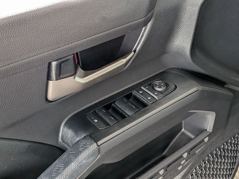 Used 2025 Toyota Tacoma TRD Off-Road image 9