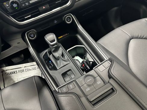 Used 2025 Toyota Grand Highlander XLE image 41