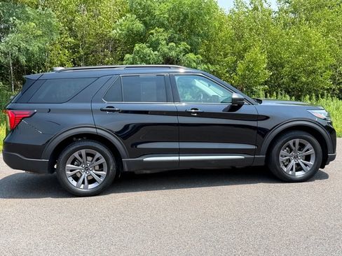 Certified 2025 Ford Explorer Active w/ Active Comfort Package AWD/4WD image 28