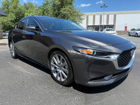 Used 2021 MAZDA MAZDA3 s FWD image 3