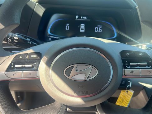 Certified 2024 Hyundai Elantra SE FWD image 12