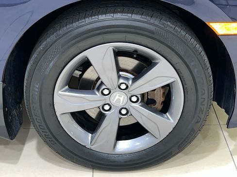 Used 2024 Honda Odyssey EX image 12