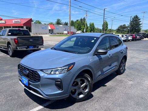 Used 2023 Ford Escape ST-Line w/ Tech Pack #1 AWD/4WD image 19