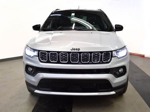 Used 2025 Jeep Compass Limited AWD/4WD image 3