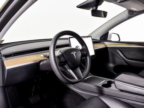 Used 2023 Tesla Model Y Long Range image 20