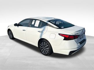 Used 2025 Nissan Altima 2.5 SV FWD video 3