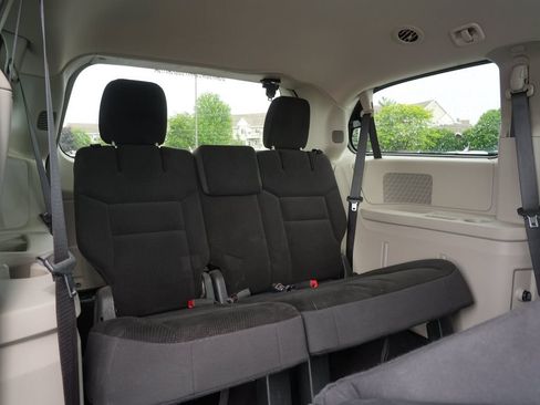 Used 2018 Dodge Grand Caravan SE w/ UConnect Hands-Free Group FWD image 25