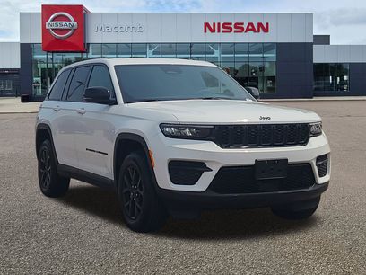 Used 2025 Jeep Grand Cherokee Altitude