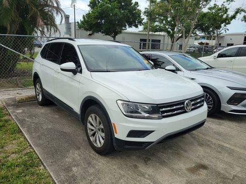 Used 2020 Volkswagen Tiguan S image 1
