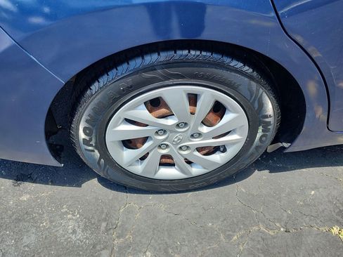 Used 2017 Hyundai Elantra SE FWD image 13