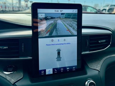 Used 2020 Ford Explorer Platinum w/ Premium Technology Package image 26