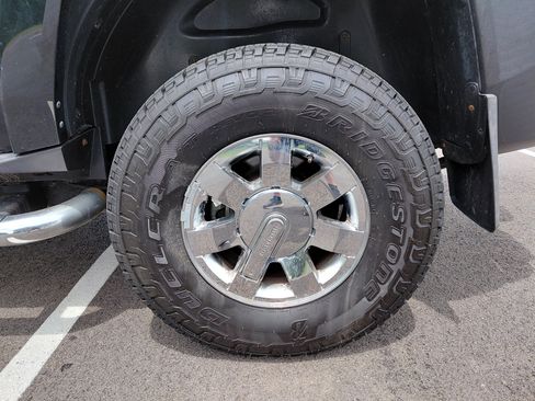 Used 2008 HUMMER H3 Luxury AWD/4WD image 4