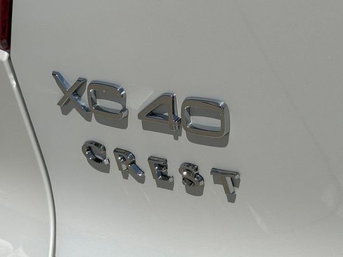 New 2026 Volvo XC40 B5 Core w/ Protection Package Premier AWD/4WD image 9