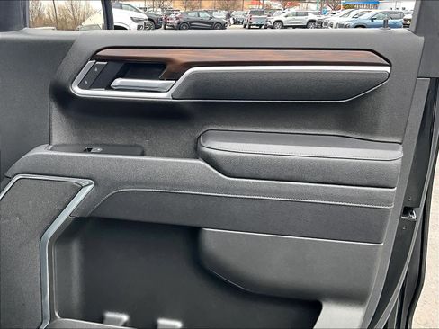 Used 2026 GMC Sierra 1500 SLT image 12