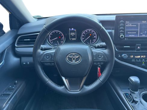Used 2023 Toyota Camry SE FWD image 12