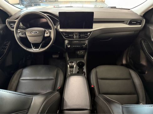 Used 2025 Ford Escape Platinum AWD/4WD image 17