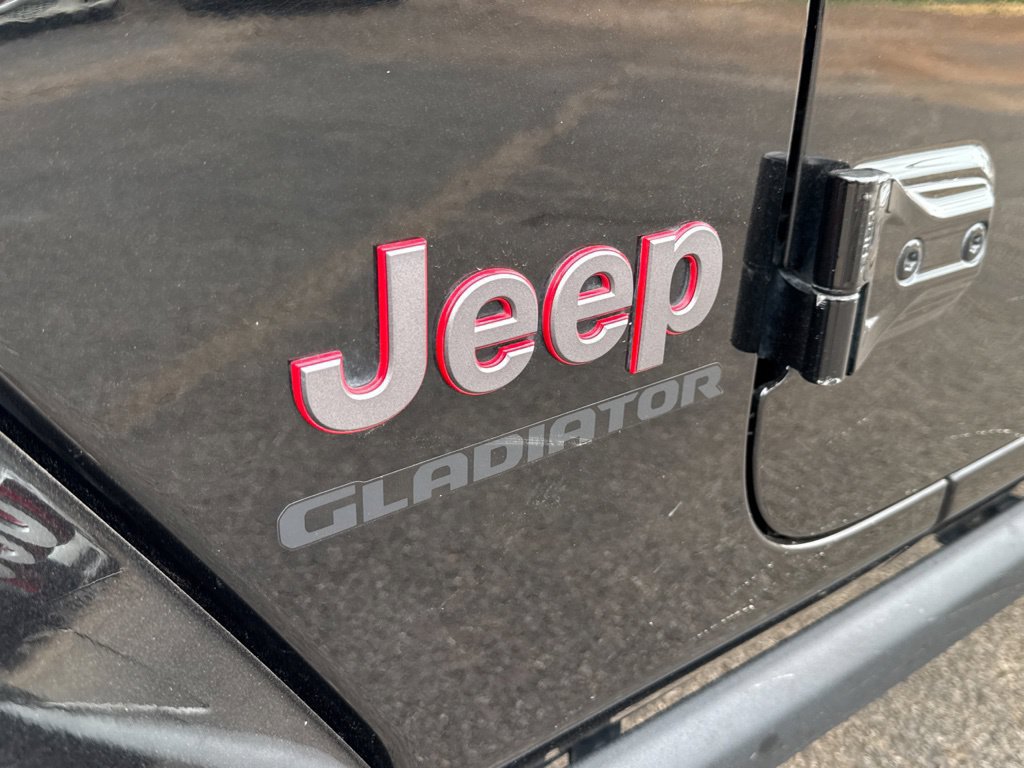 Used 2020 Jeep Gladiator Rubicon w/ Dual Top Group AWD/4WD image 35