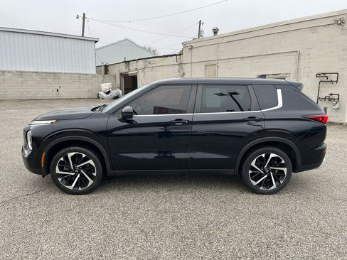 Used 2022 Mitsubishi Outlander SE image 6