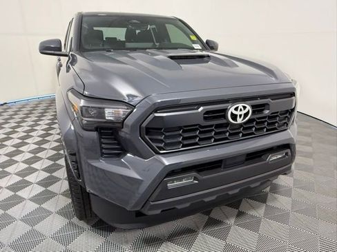 Used 2024 Toyota Tacoma TRD Sport image 12