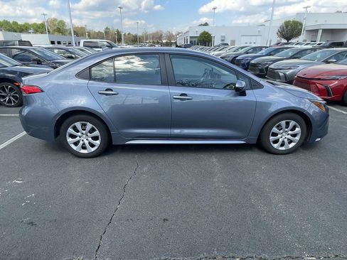 Used 2025 Toyota Corolla LE image 11