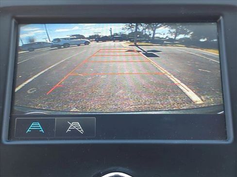 Used 2018 Chevrolet Equinox LT image 13