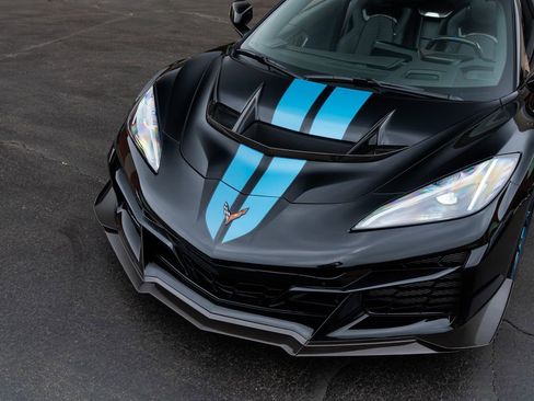 Used 2026 Chevrolet Corvette ZR1 w/ ZR1 Carbon Fiber Aero Package RWD image 17