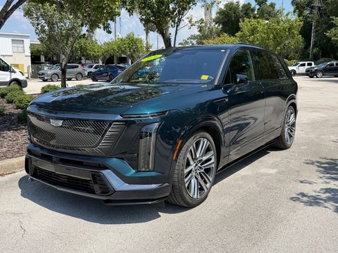 Used 2026 Cadillac Vistiq Platinum AWD/4WD image 2