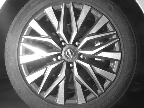 Used 2025 Nissan Altima 2.5 SV FWD image 16