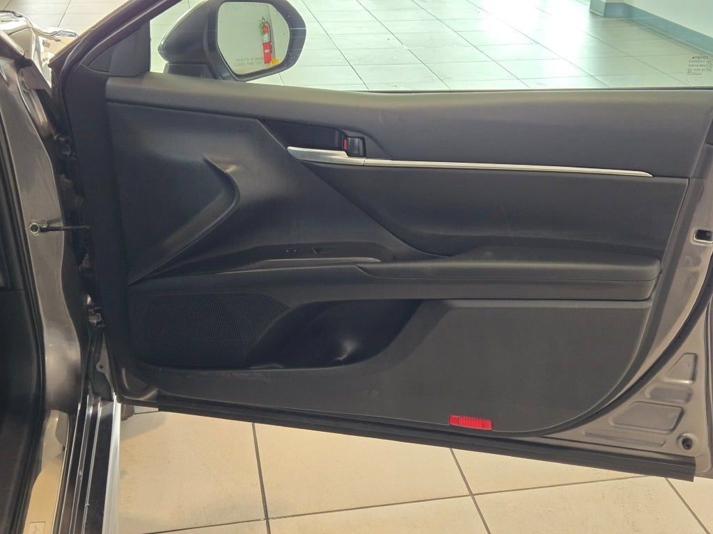 Used 2024 Toyota Camry SE FWD image 5