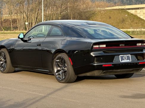 Used 2024 Dodge Charger R/T w/ Plus Group image 5