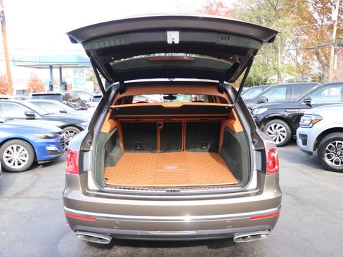 Used 2017 Bentley Bentayga image 66