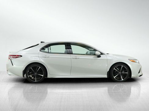 Used 2020 Toyota Camry XSE FWD image 6