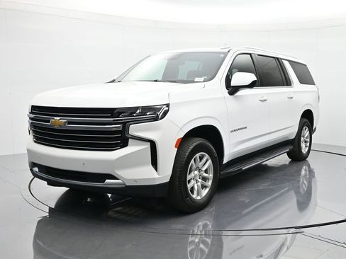 Used 2024 Chevrolet Suburban LT image 1