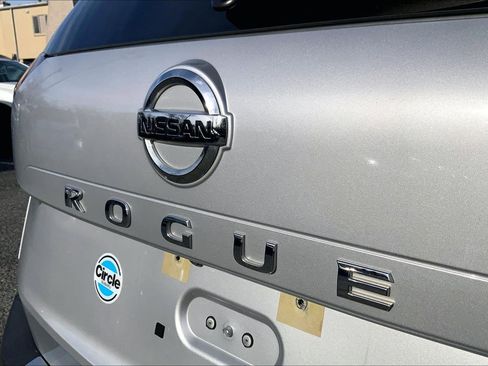 Used 2021 Nissan Rogue SV image 28