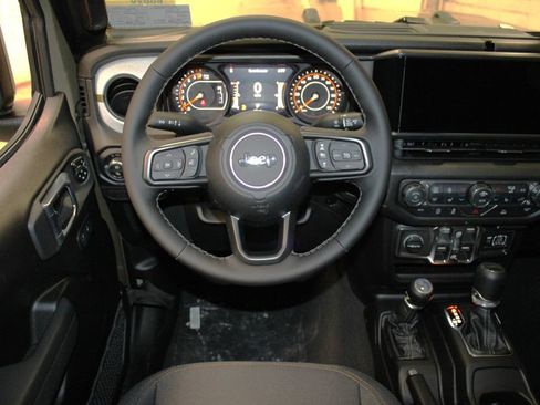 New 2026 Jeep Gladiator Sport image 12