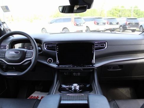 Used 2024 Jeep Wagoneer Series II image 23