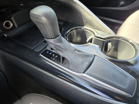 Used 2020 Toyota Camry LE w/ Carpet Mat Package FWD image 19
