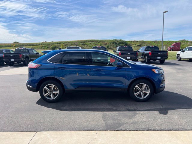 Used 2024 Ford Edge SEL w/ Convenience Package AWD/4WD image 4