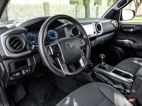 Used 2019 Toyota Tacoma TRD Sport w/ Technology Package image 25