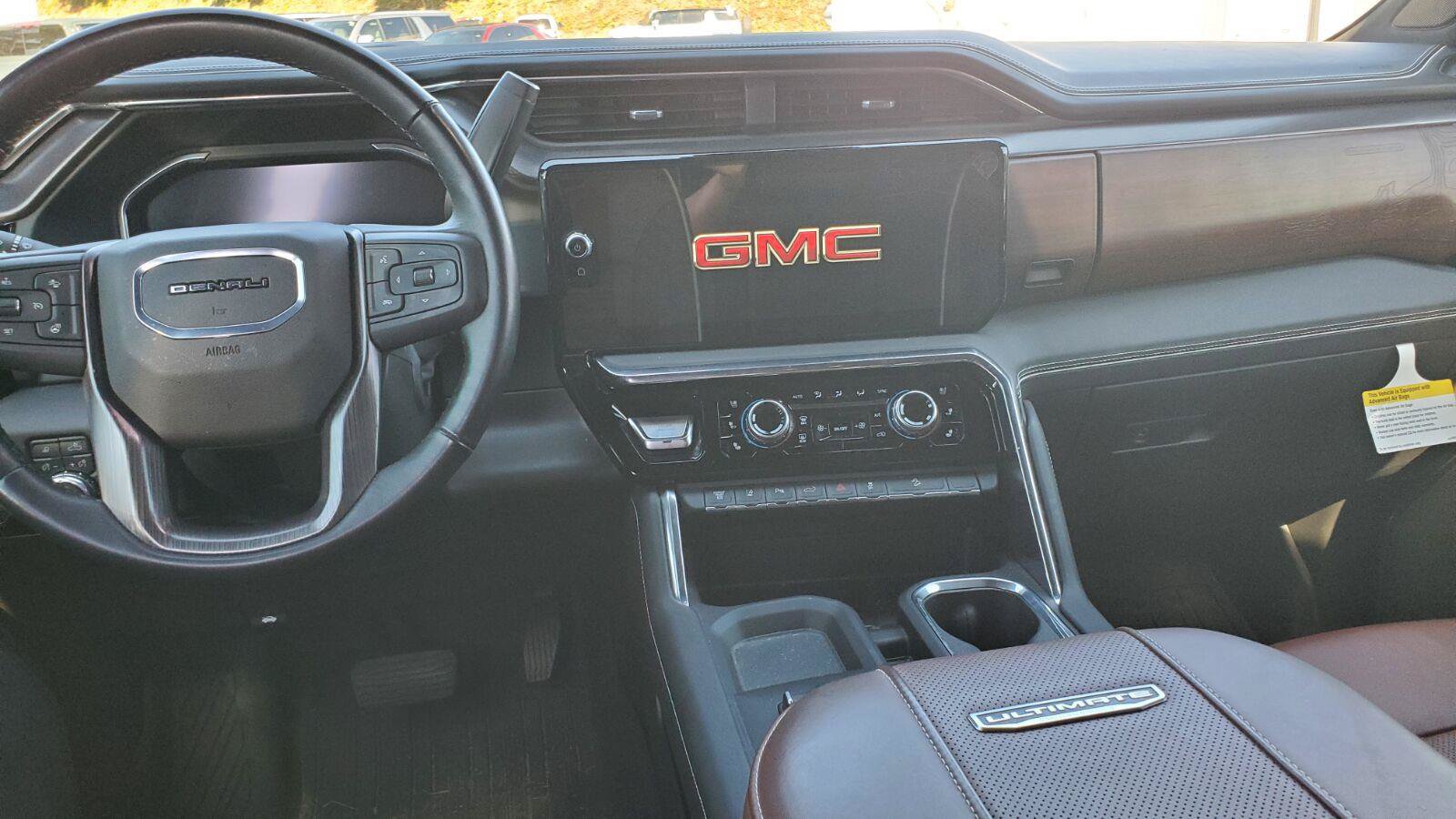 Used 2024 GMC Sierra 2500 Denali Ultimate AWD/4WD image 7