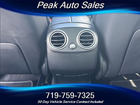 Used 2021 Mercedes-Benz GLC 300 4MATIC image 33