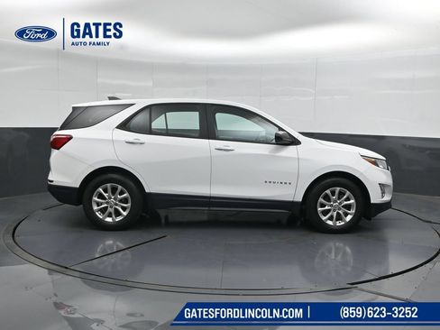 Used 2020 Chevrolet Equinox LS FWD image 3